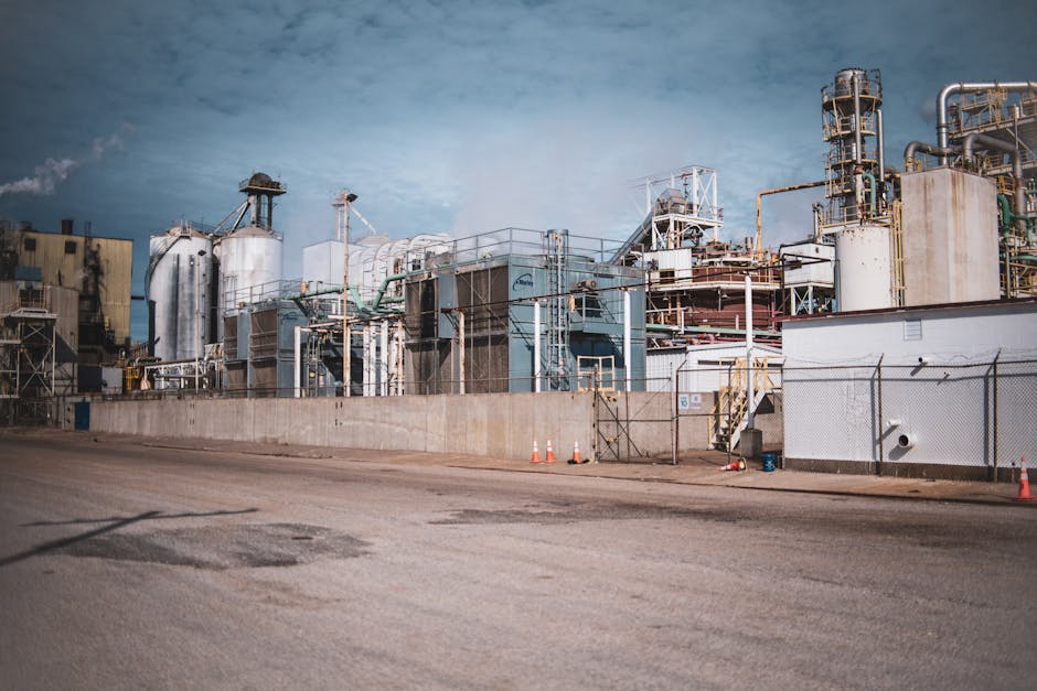 Industrial specialty-chemical plant with steel process structures